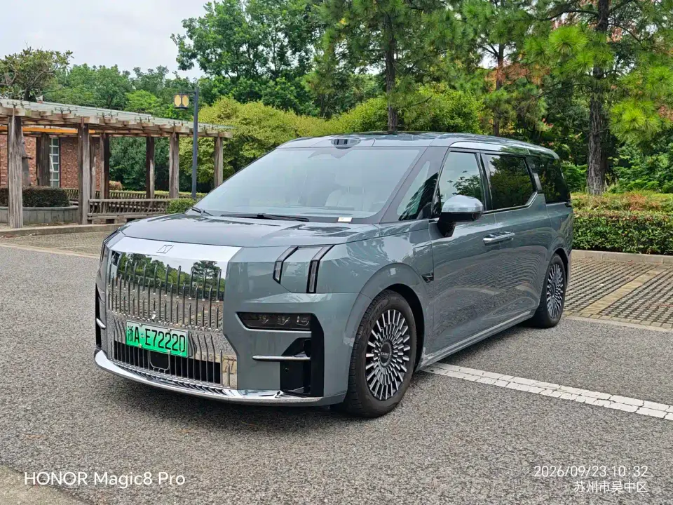 Zeekr 009 7-Seat Aisle AWD Version 108kWh 2025