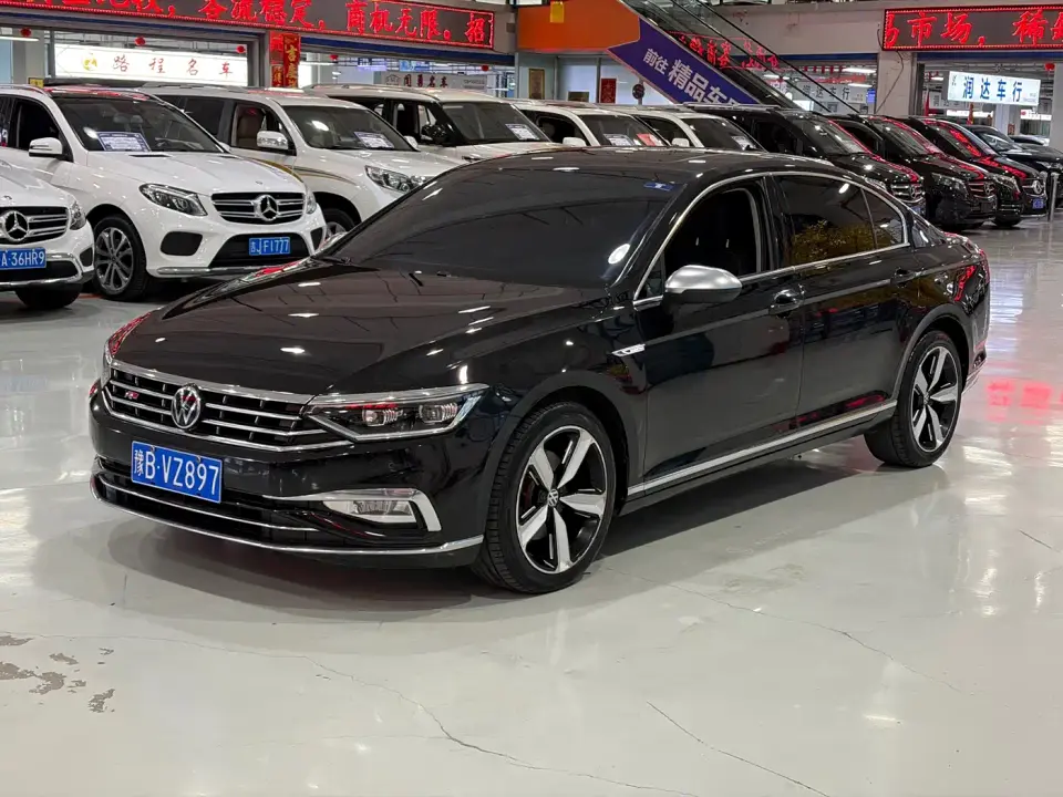 Volkswagen Magotan 330TSI DSG Luxury 2023