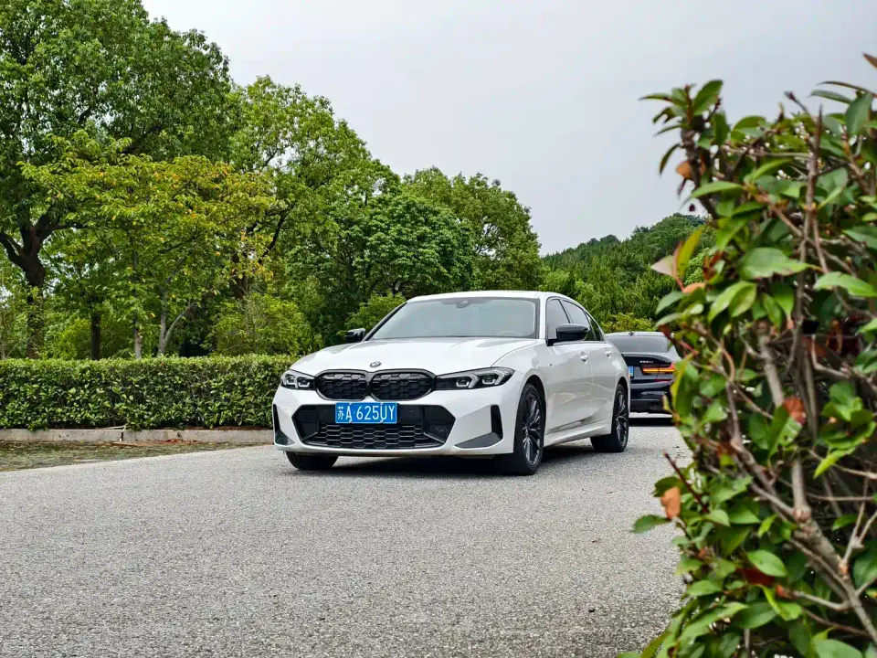 BMW 3 Series 325Li M Sport Black Night Package 2023