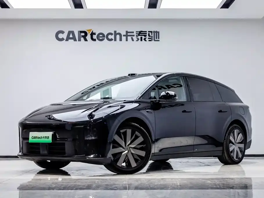 Li Auto i6 4WD Base Model 2025