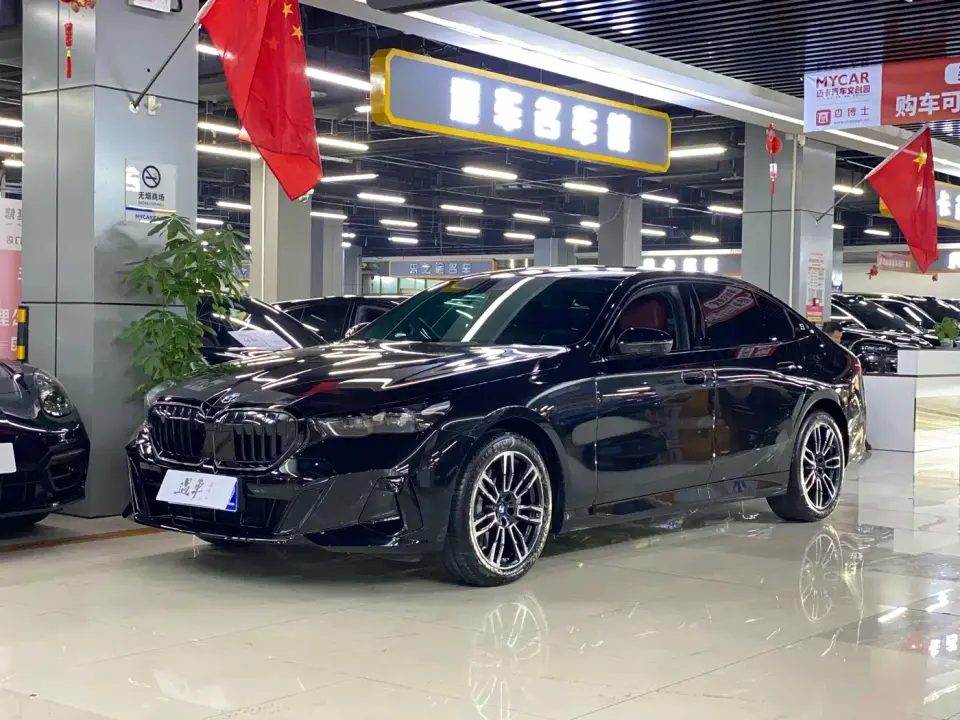 BMW 5 Series 530Li Leading M Sport Package 2025