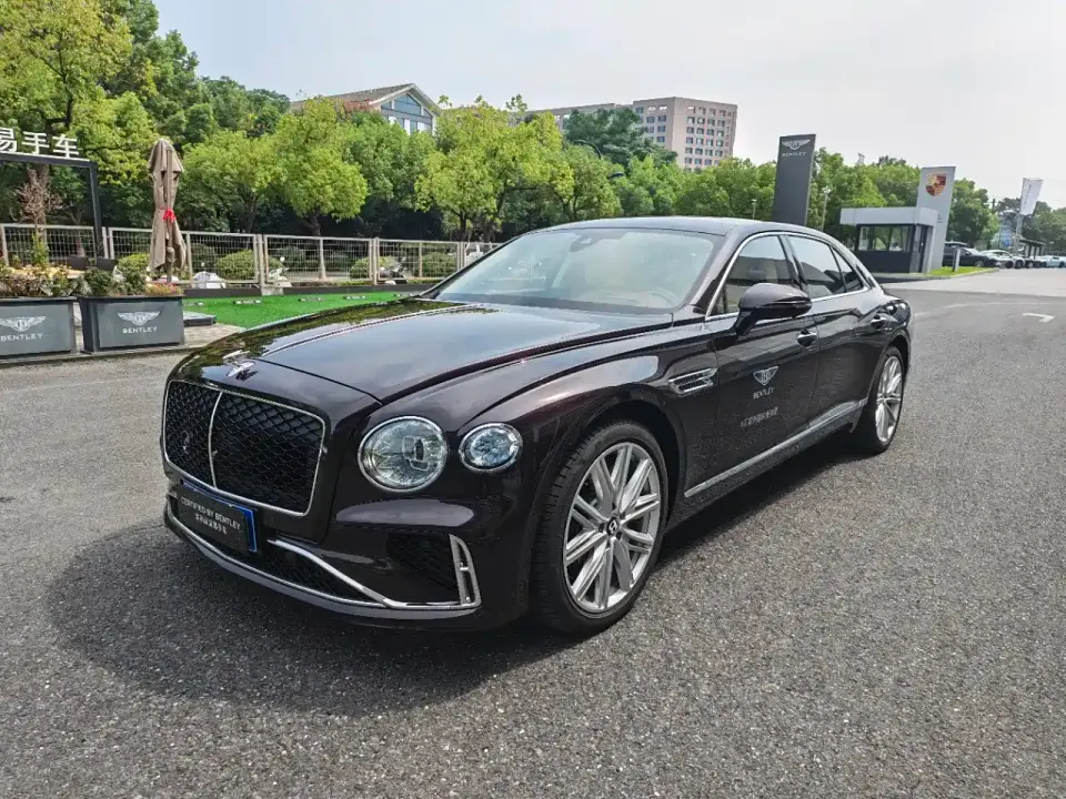 Bentley Flying Spur Plug-in Hybrid Model 4.0T V8 Standard Edition 2026