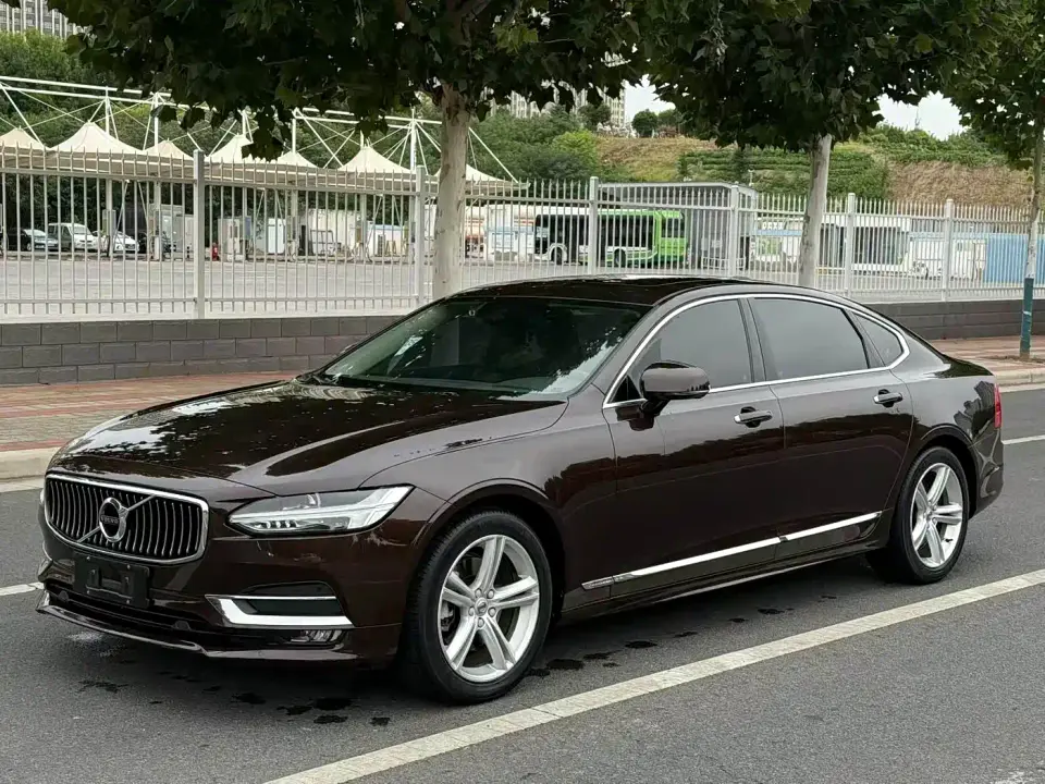 Volvo S90 T5 Momentum 2019