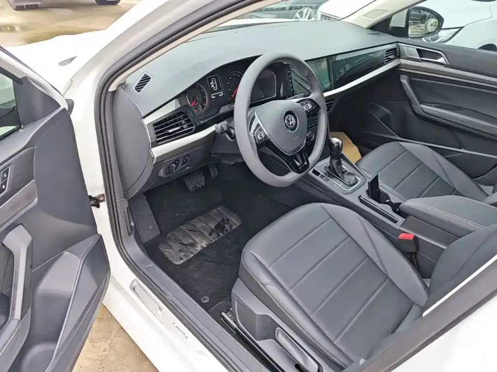 Volkswagen Lavida 1.5L Automatic Comfort Version China V 2019 — фото 16