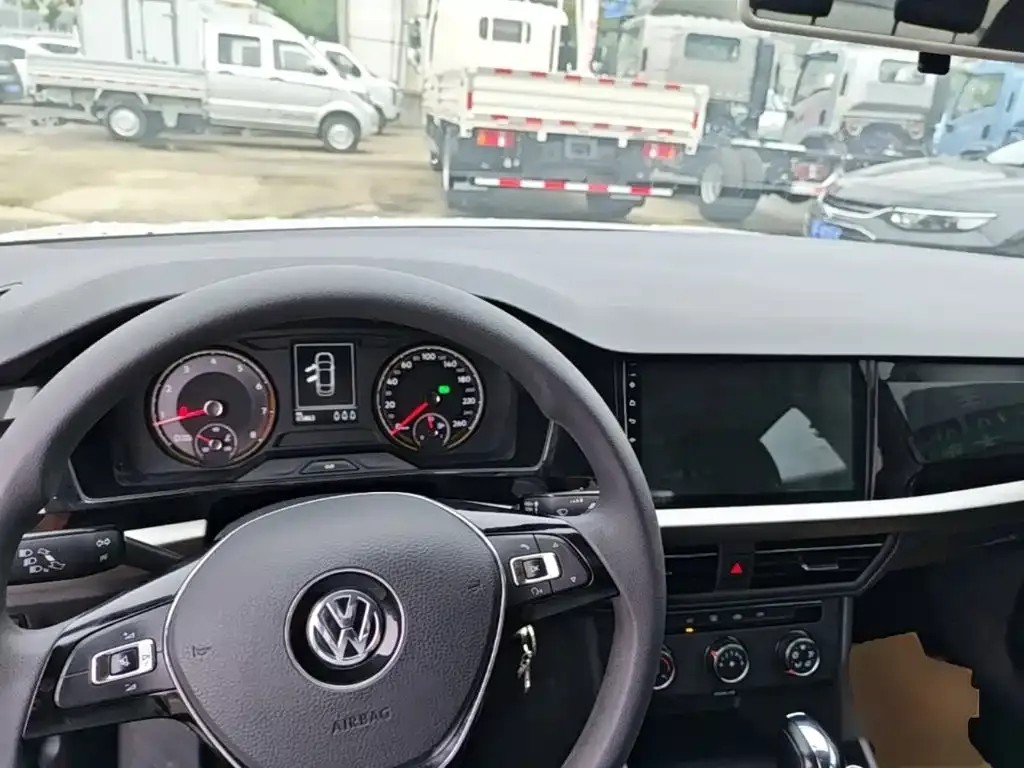 Volkswagen Lavida 1.5L Automatic Comfort Version China V 2019 — фото 10