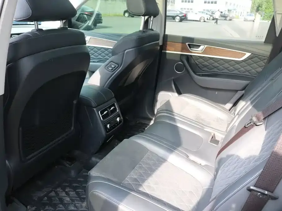 Hongqi HS7 2.0T DCT FWD Smart Connect Qi Chang Edition 2020 — фото 11