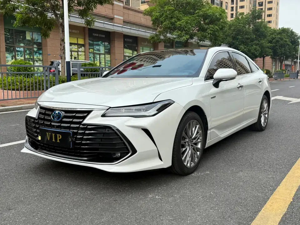 Toyota Avalon Hybrid 2.5L XLE Premium Edition 2023