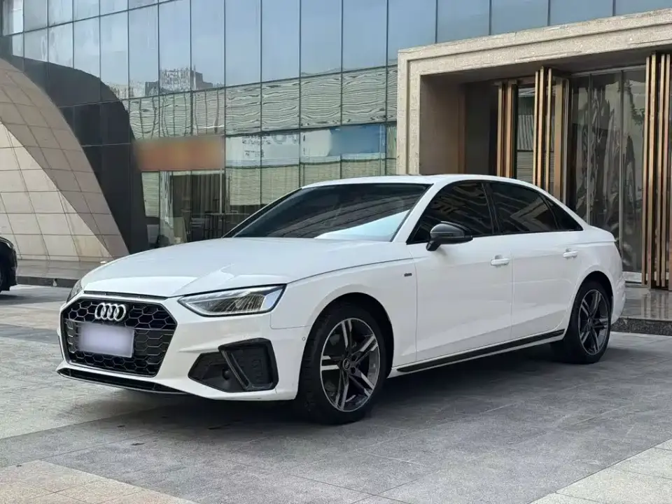 Audi A4L 40 TFSI Luxury Dynamic 2022