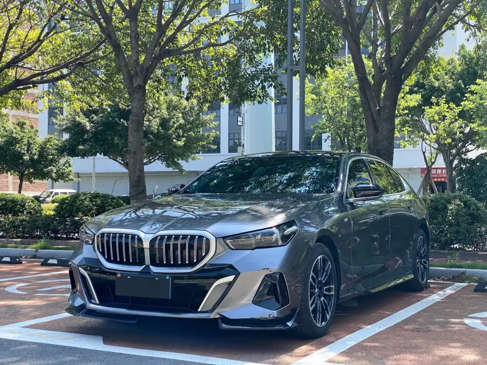 BMW 5 Series 530Li Leading M Sport Package 2025