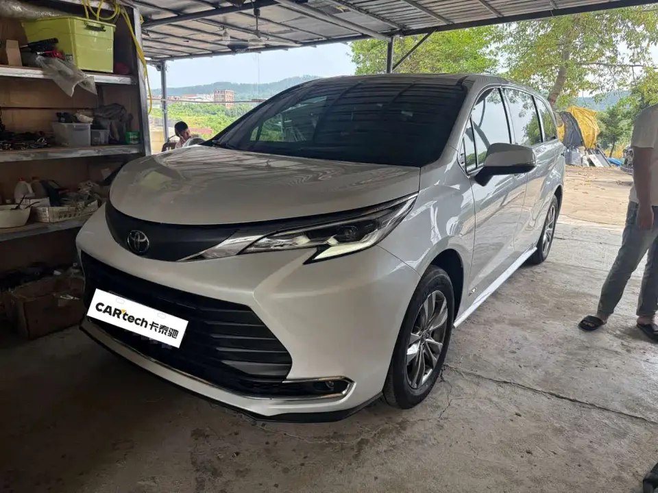 Toyota Sienna 2.5L Hybrid Comfort Edition 2025