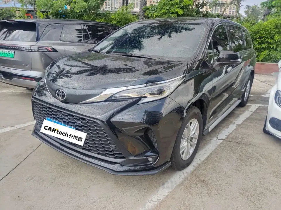Toyota Granvia 2.5L Hybrid Comfort 2025