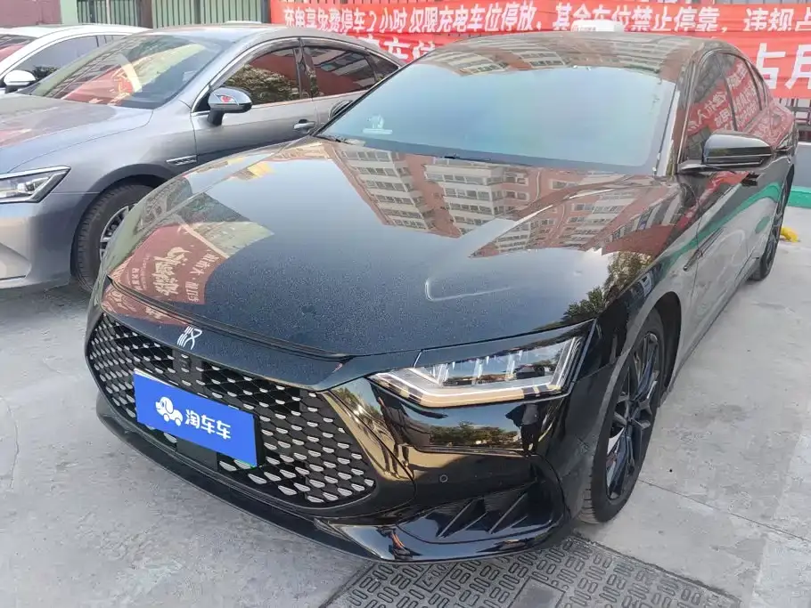 BYD Han DM-i Glory Edition 121KM Honor 2024