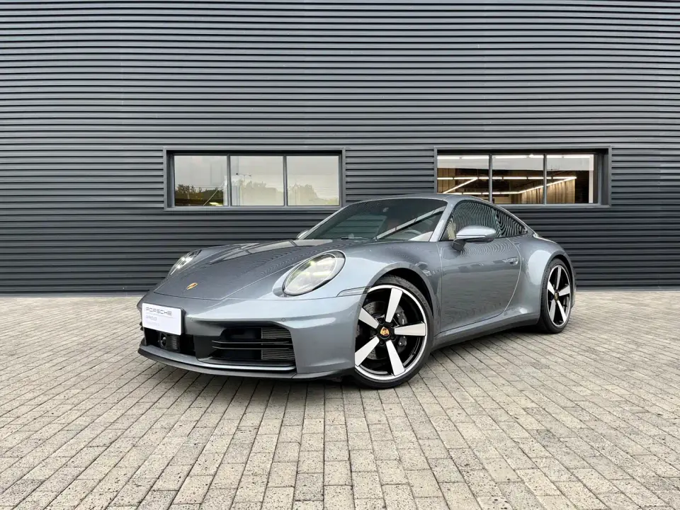 Porsche 911 Carrera 3.0T 2025