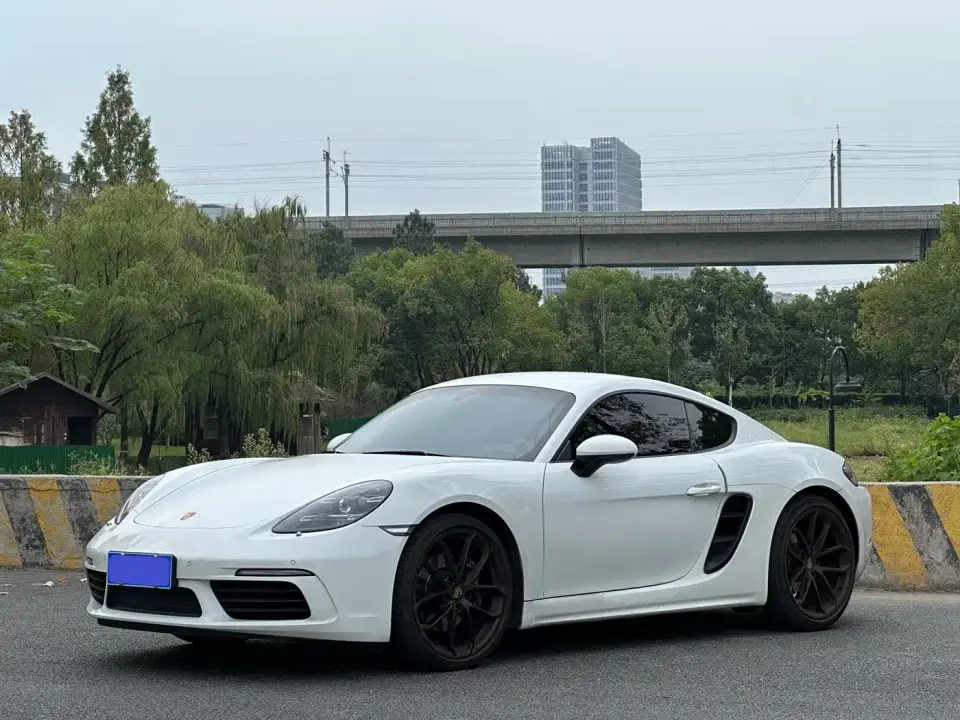 Porsche 718 Cayman Style Edition 2.0T 2024