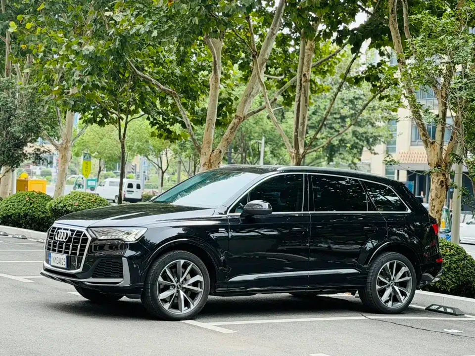 Audi Q7 55 TFSI quattro S line Sport 2021