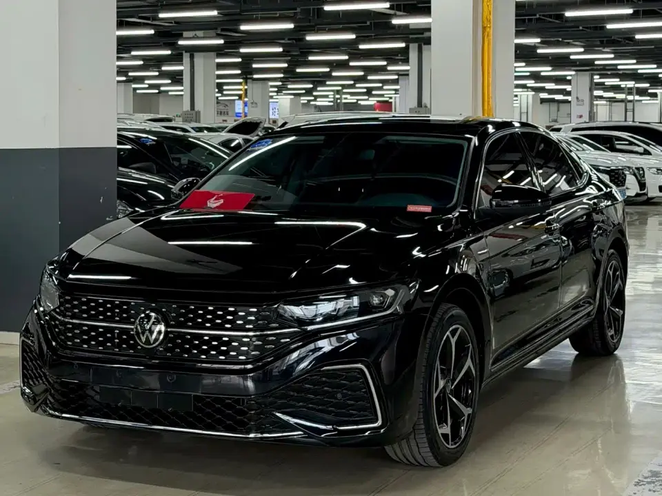 Volkswagen Passat Outstanding Edition 380TSI Starlight Dragon Soaring Version 2026