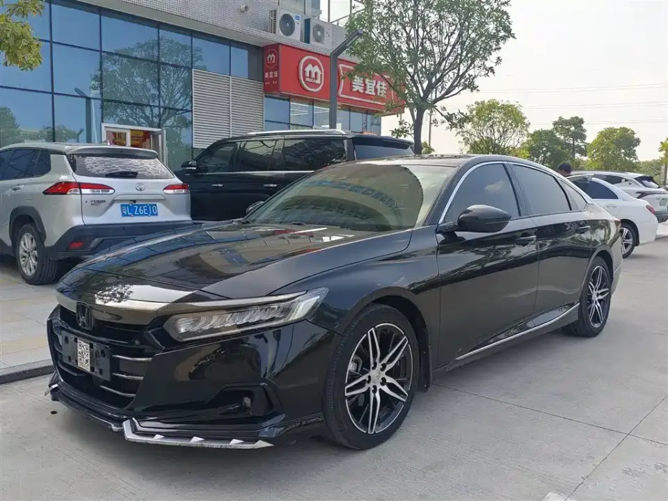 Honda Accord 260TURBO Phantom Night Premium 2022