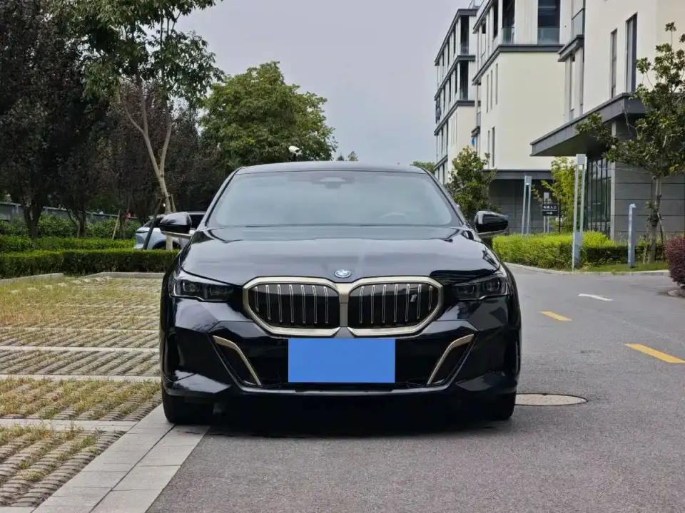 BMW i5 eDrive 35L M Sport Package 2024