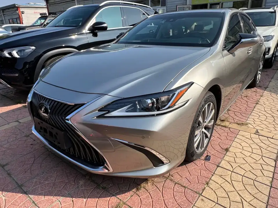 Lexus ES 200 Excellence 2020
