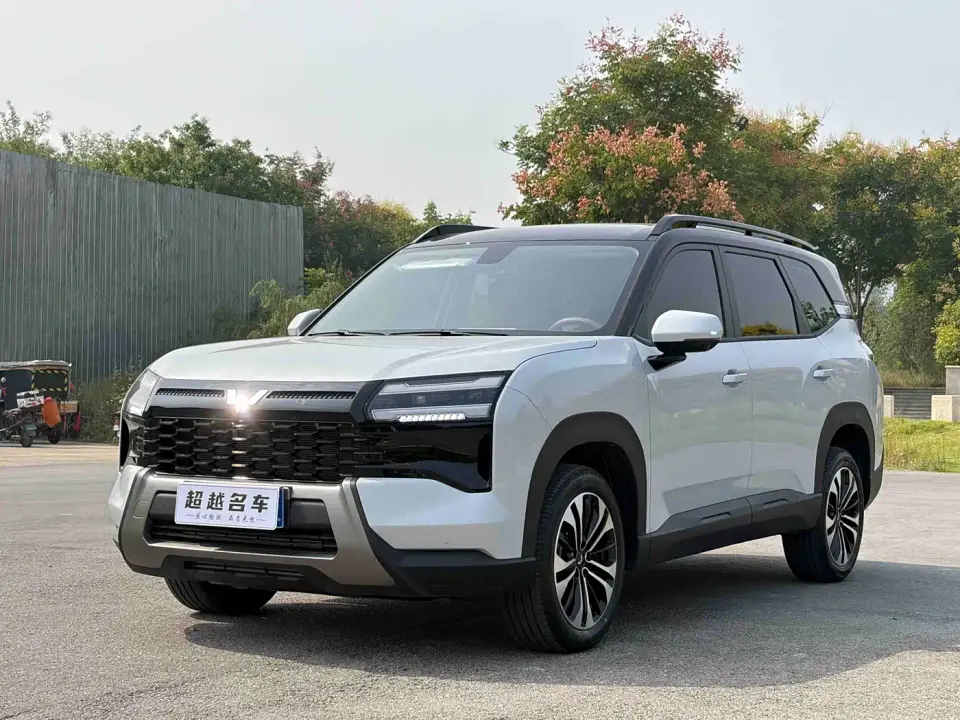 Wuling Motors Starlight 560 Model Gasoline Version 5-seater 2026