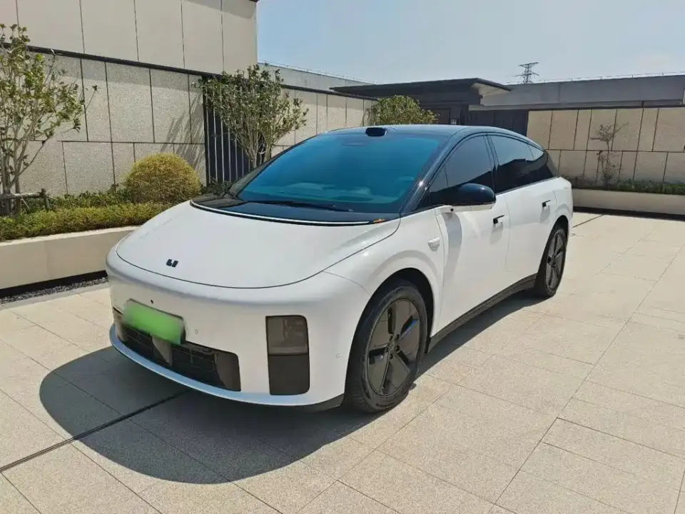 Li Auto i6 2WD Base Model 2026