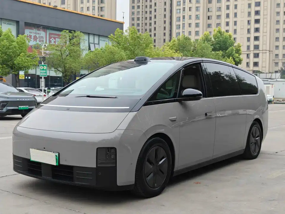 Li Auto MEGA Ultra 2024