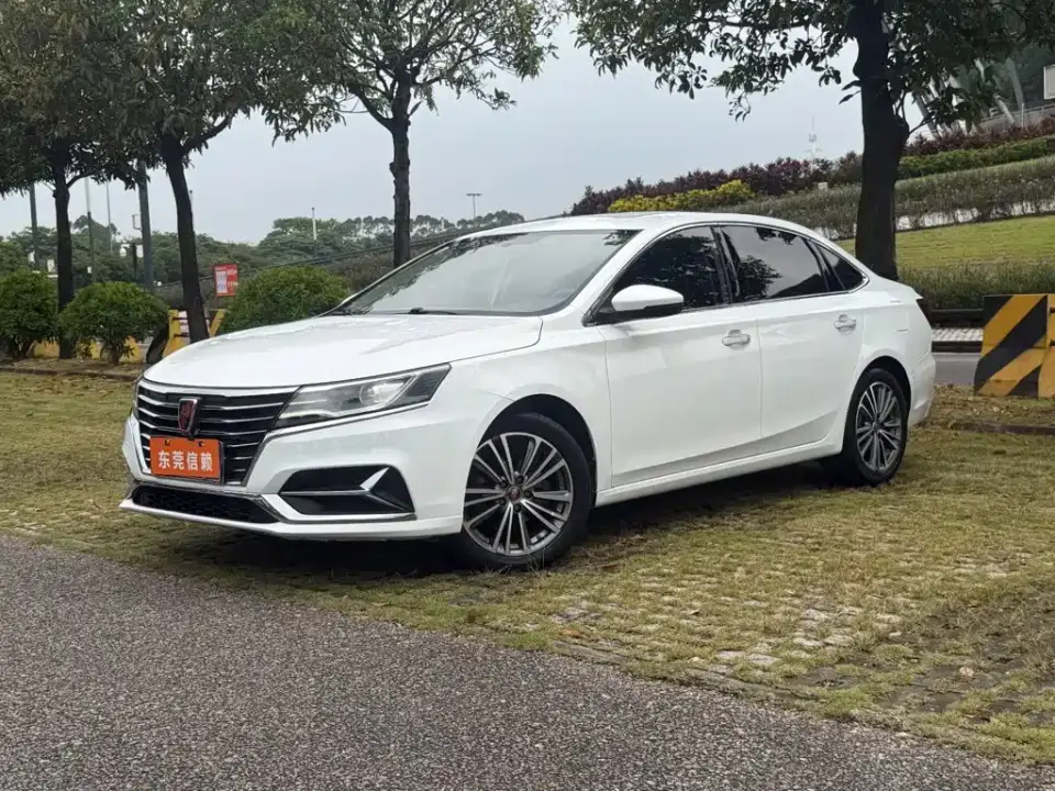 Roewe i6 PLUS 1.6L CVT 4G Connected Glory Holographic Edition 2020