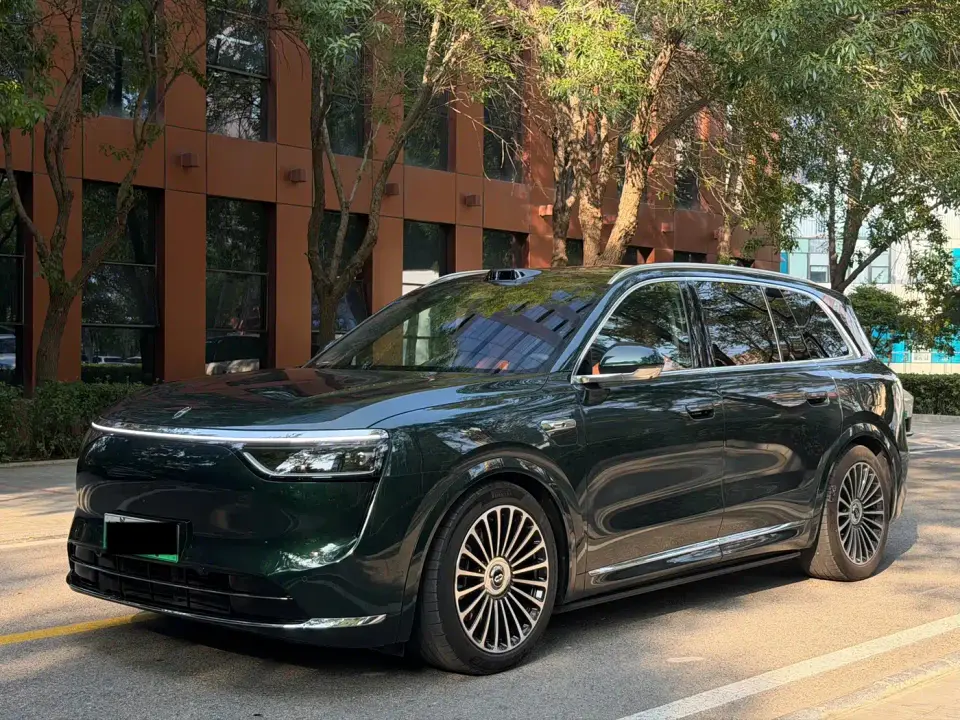 AITO Wenjie AITO M8 Extended Range Ultra 53.4kWh 6-Seater 2025
