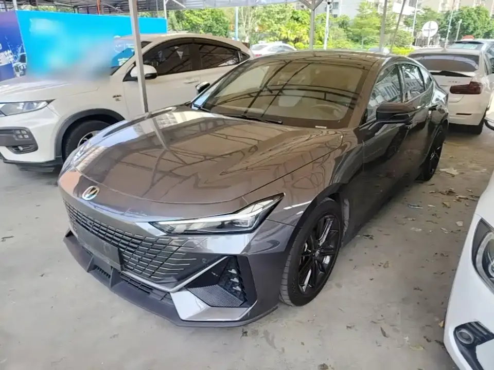 Changan UNI-V 1.5T Premium Model 2023