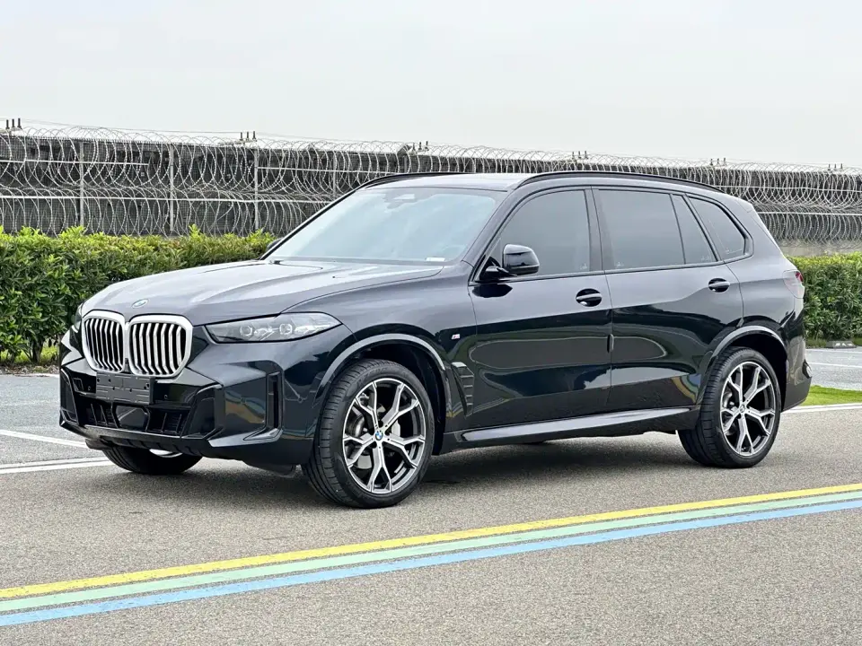 BMW X5 Model xDrive 30Li Exclusive M Sport Blackout Package 2025