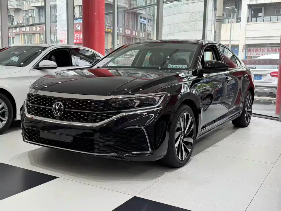 Volkswagen Passat 330TSI Starlight Elite Edition 2022