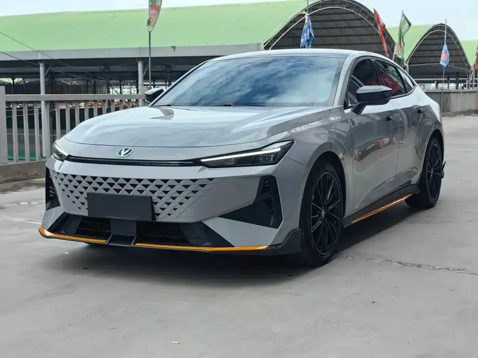 Changan UNI-V 1.5T Deluxe Sport 2025