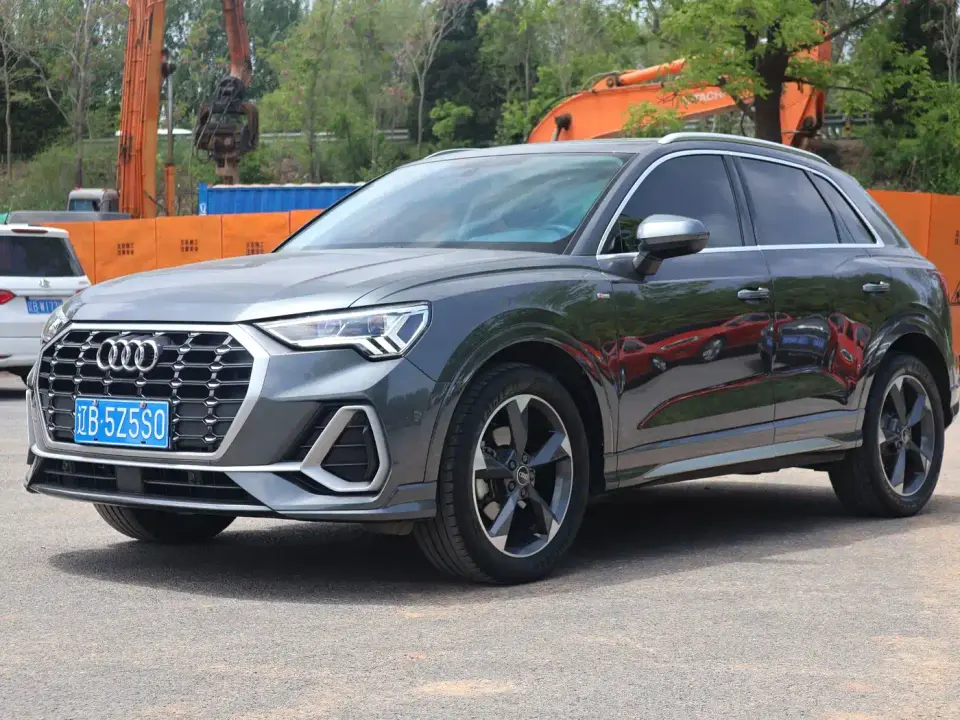 Audi Q3 35 TFSI Fashion Dynamic (1.4T) 2023
