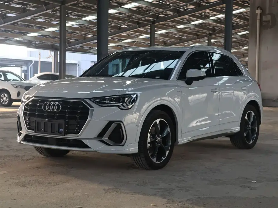 Audi Q3 35 TFSI Fashion Dynamic (1.4T) 2023