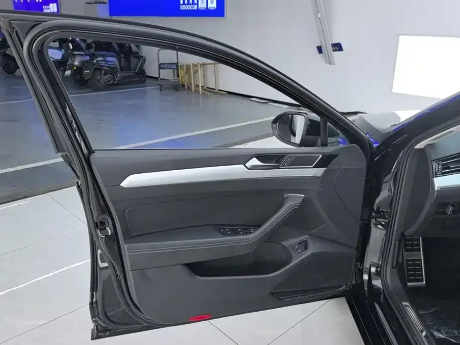 Volkswagen Magotan GTE Plug-in Hybrid GTE Luxury 2024 — фото 7