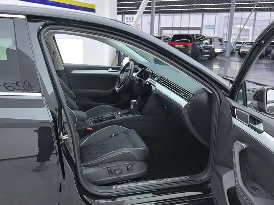 Volkswagen Magotan GTE Plug-in Hybrid GTE Luxury 2024 — фото 8