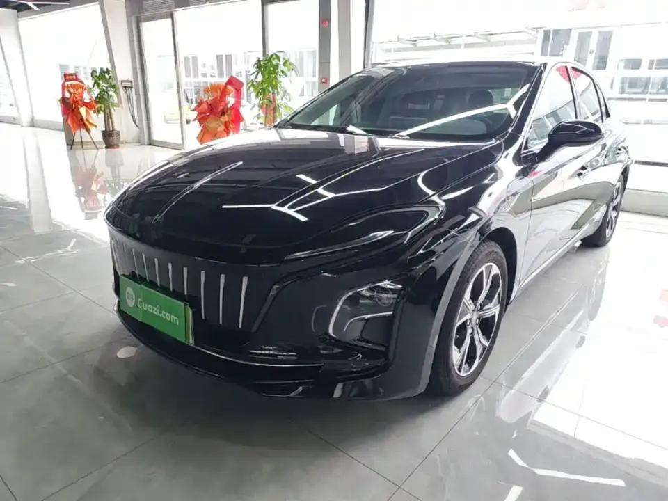 Hongqi E-QM5 Facelift Basic Travel Edition 2023