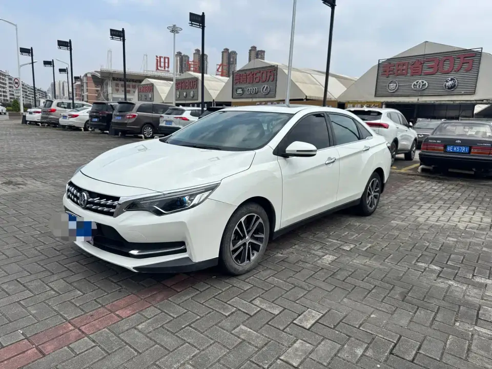 Venucia D60 1.6L XL CVT Delight Edition 2021