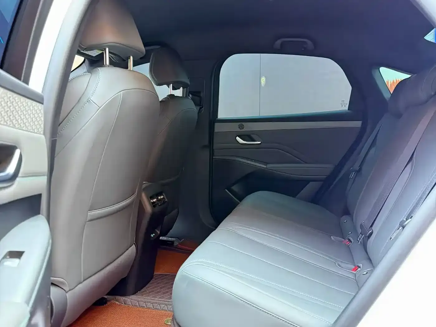 BYD Qin PLUS DM-i Smart Edition 128KM Progressive 2026 — фото 9