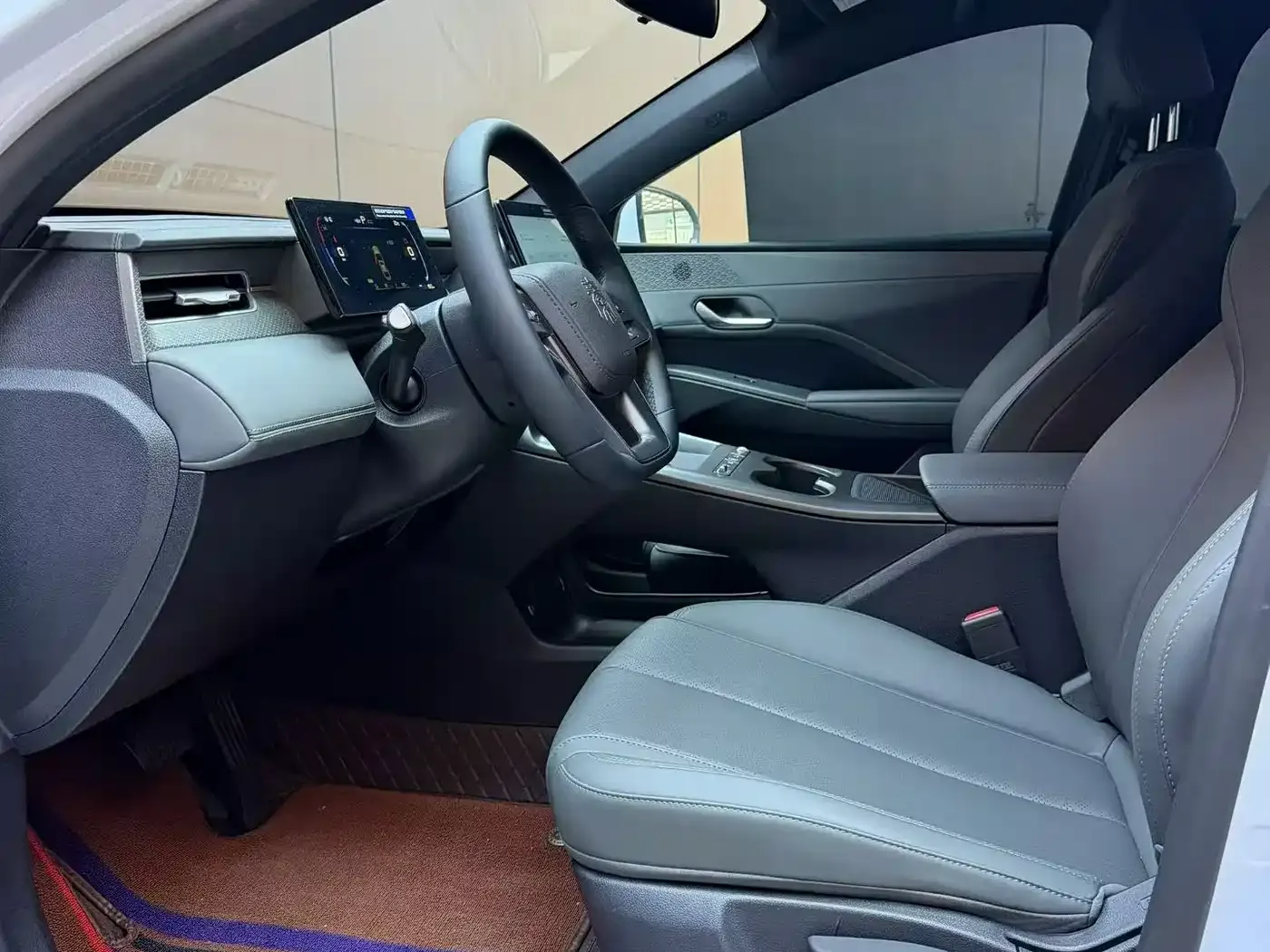 BYD Qin PLUS DM-i Smart Edition 128KM Progressive 2026 — фото 7