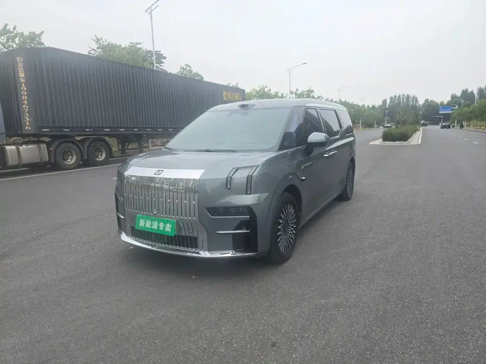 Zeekr 009 7-Seat Aisle Version 108kWh 2024