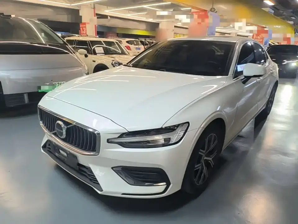 Volvo S60 B4 Smart Luxury Edition 2024