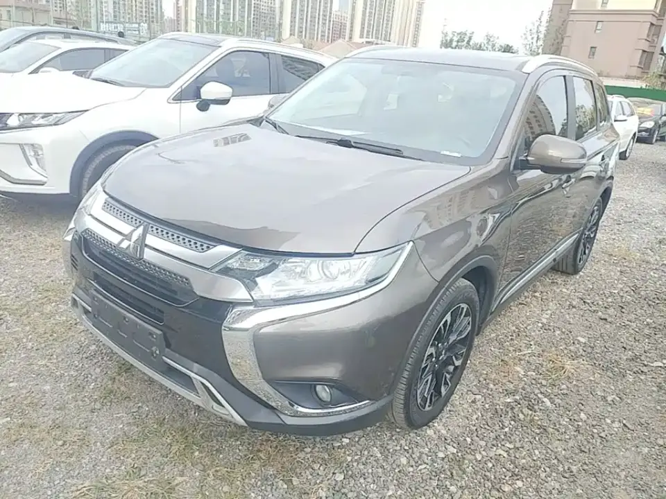 Mitsubishi Outlander 2.0L 2WD Enjoy 7-Seater China VI 2019