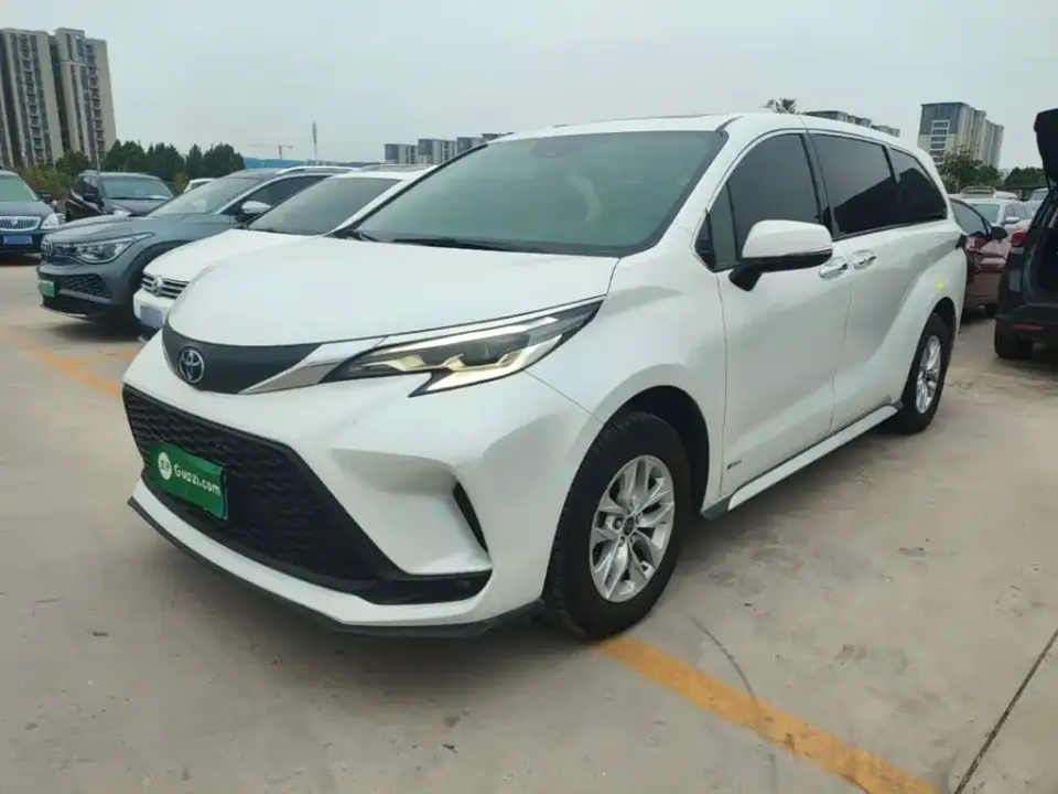 Toyota Granvia 2.5L Hybrid Comfort 2024