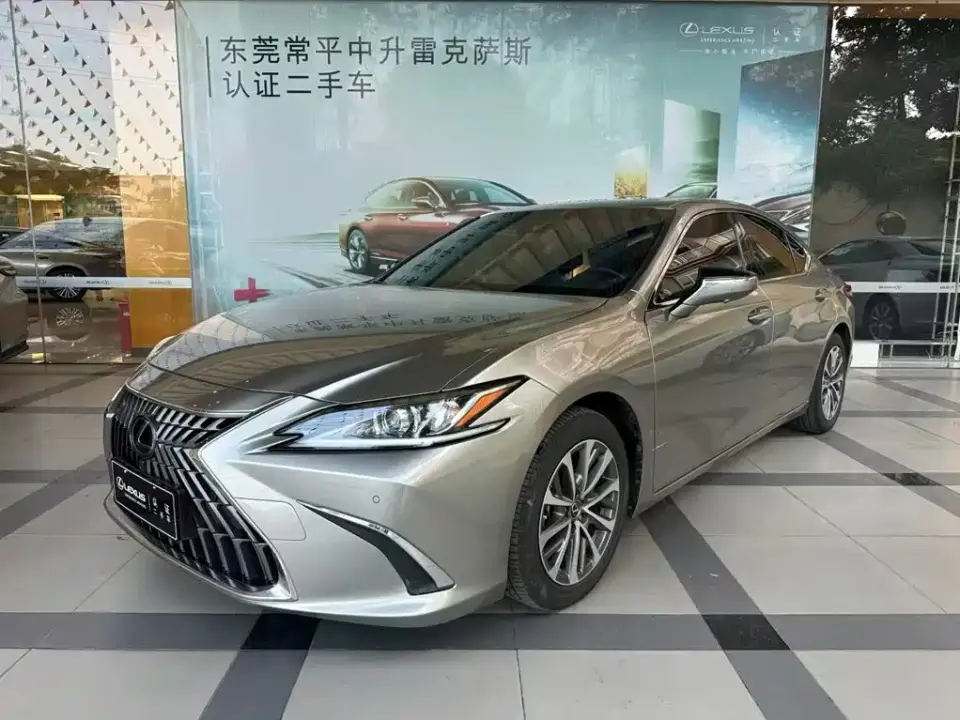 Lexus ES 300h Excellence Edition 2024