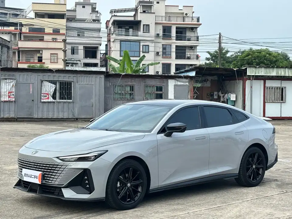 Changan UNI-V 1.5T Premium Model 2022