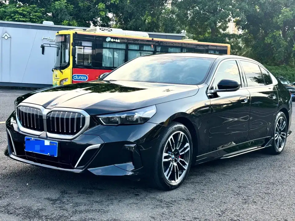 BMW 5 Series 530Li Leading M Sport Package 2024