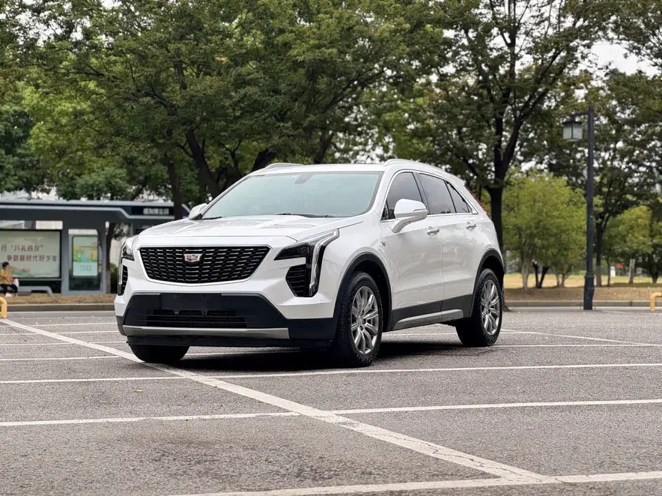 Cadillac XT4 28T FWD Premium Edition 2021