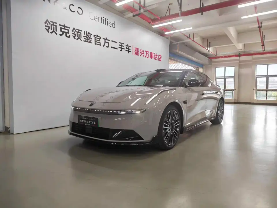Lynk & Co 10 EM-P 240km Base 2026