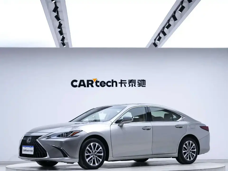 Lexus ES 200 Excellence Edition 2022